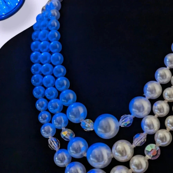 Vintage 3-Strand Lucite Pearl Necklace - Picture 5 of 7